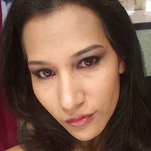 Meet your Posher, Paola